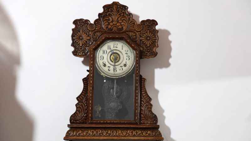 ABD'den getirilen 100 yıllık antika saat ABD'den getirilen 100 yıllık antika saat