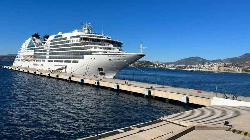 Bodrum’a sezonun son gemisi geldi