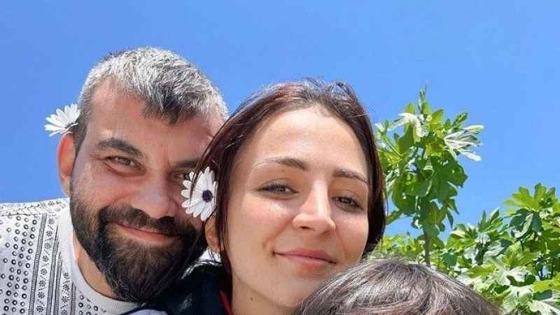 Sosyal Medya Fenomeni Ayşenur Parlak, gözyaşları içinde son yolculuğuna uğurlandı Sosyal Medya Fenomeni Ayşenur Parlak, gözyaşları içinde son yolculuğuna uğurlandı