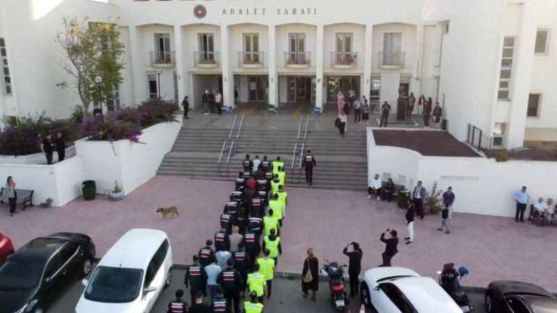 Germiciler grubuna ‘Kafes’ operasyonu: 10 tutuklama Germiciler grubuna ‘Kafes’ operasyonu: 10 tutuklama