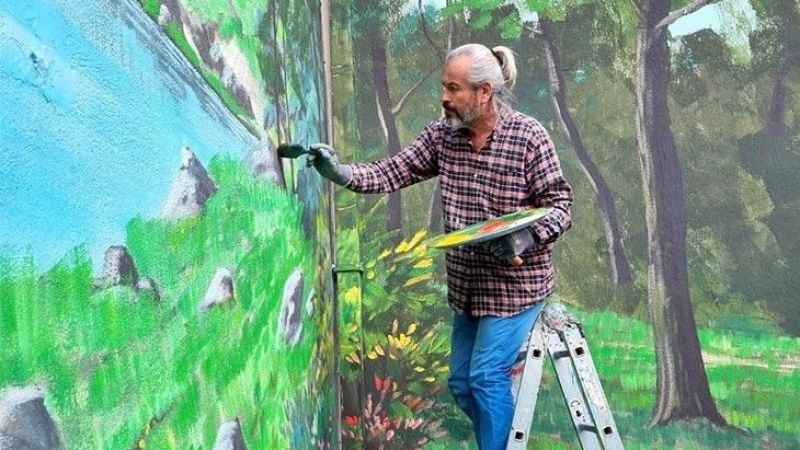 Devasa duvarı 6 günde sanat eserine dönüştürdü