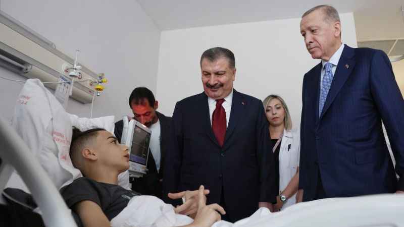 Cumhurbaşkanı Erdoğan, Gazzeli hastaları ziyaret etti