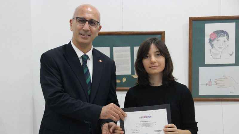 Nilüfer'de Tomris Uyar’ın öyküsü çizgilerle anlatıldı Nilüfer'de Tomris Uyar’ın öyküsü çizgilerle anlatıldı