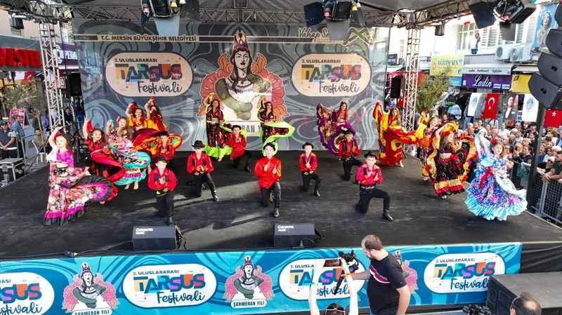 Tarsus'ta uluslar arası festival coşkusu Tarsus'ta uluslar arası festival coşkusu