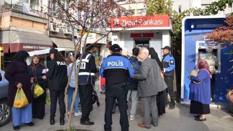 Samsun polisi dolandırıcılığa karşı 3 bin 782 vatandaşı bilgilendirdi