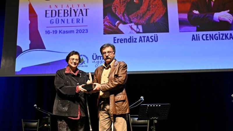 Antalya Edebiyat Günleri’nde ödüller sahiplerini buldu