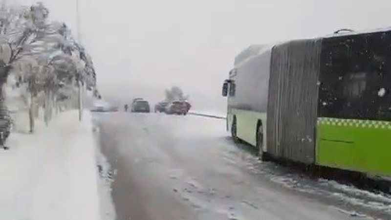 Kocaeli'de araçlar yolda kalınca gençler ALES'e yetişemedi Kocaeli'de araçlar yolda kalınca gençler ALES'e yetişemedi