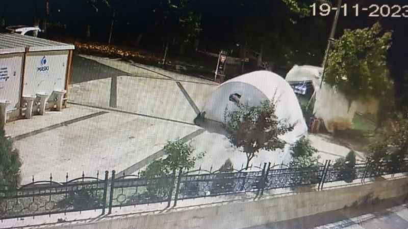 Malatya’da şiddetli fırtına çadırları uçurdu Malatya’da şiddetli fırtına çadırları uçurdu