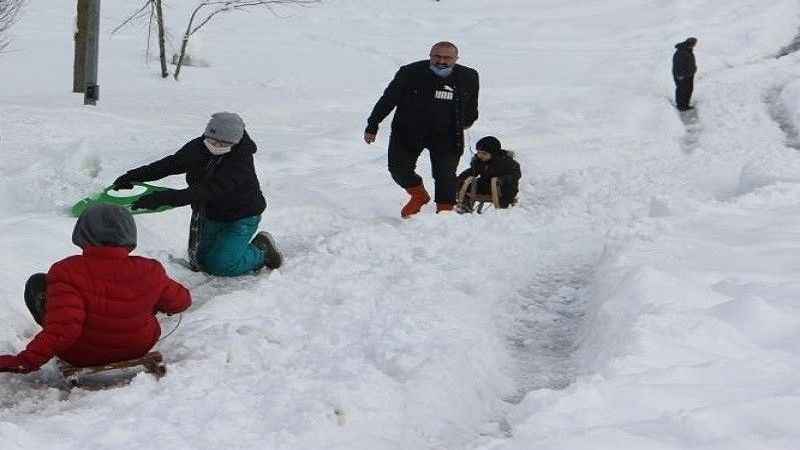 Karabük'te 2 ilçede eğitime kar engeli Karabük'te 2 ilçede eğitime kar engeli