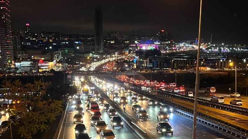 İstanbul'da trafik yoğunluğu havadan görüntülendi
