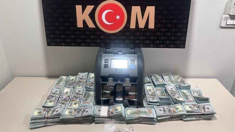 Havalimanında dolar operasyonu Havalimanında dolar operasyonu