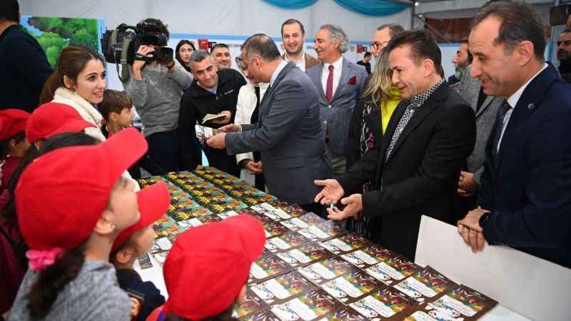 Tuzla 6'ıncı Kitap Fuarı 'Aşk ile oku' temasıyla başladı