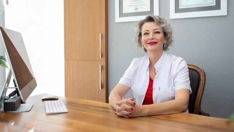 Fenomenlerin kozmetik ürünleri halk sağlığını tehdit ediyor Fenomenlerin kozmetik ürünleri halk sağlığını tehdit ediyor