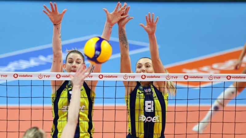 Fenerbahçe Opet, ezeli rakibine ilk yenilgisi tattırdı