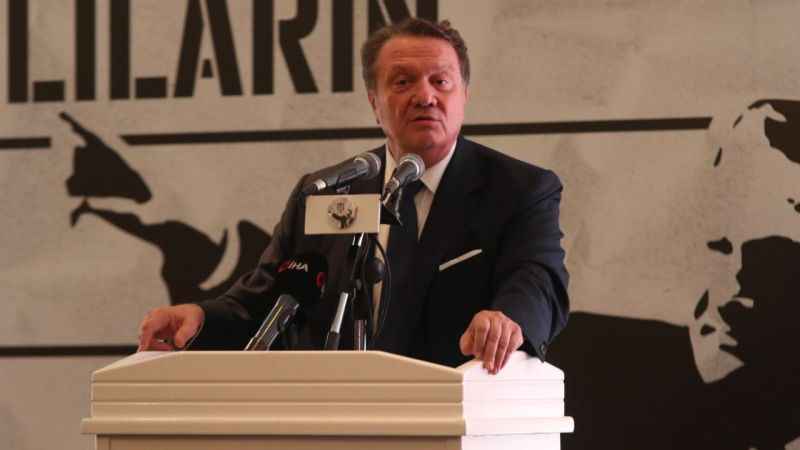 Hasan Arat: “Beşiktaş fabrika ayarlarına dönecek"