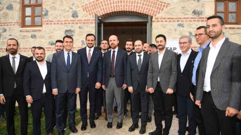 Bilal Erdoğan, TÜGVA etkinliğinde öğrencilerle buluştu