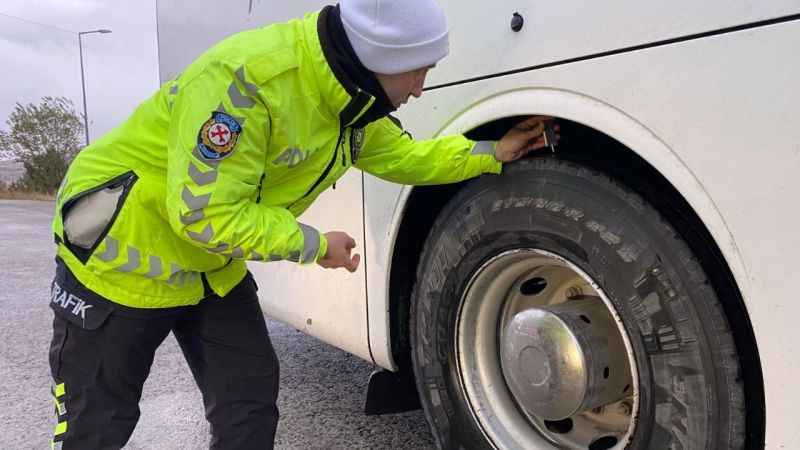 Yozgat’ta ticari araçlara yönelik kış lastiği denetimi yapıldı