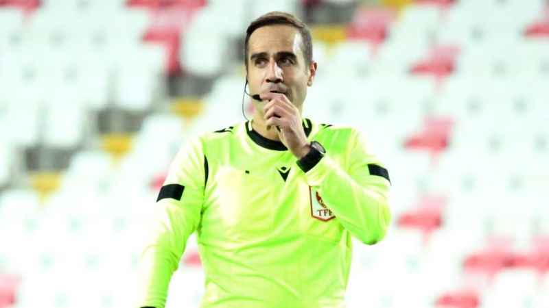 Sivasspor - Trabzonspor maçının VAR hakemi Serkan Tokat Sivasspor - Trabzonspor maçının VAR hakemi Serkan Tokat