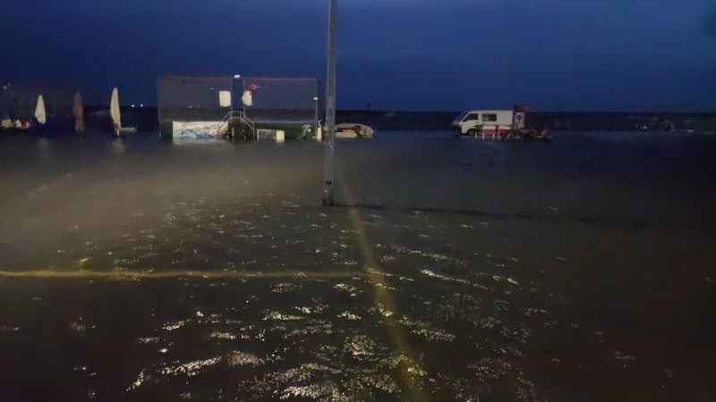 Tekirdağ'da deniz taştı: Tsunamiyi andıran görüntüler Tekirdağ'da deniz taştı: Tsunamiyi andıran görüntüler