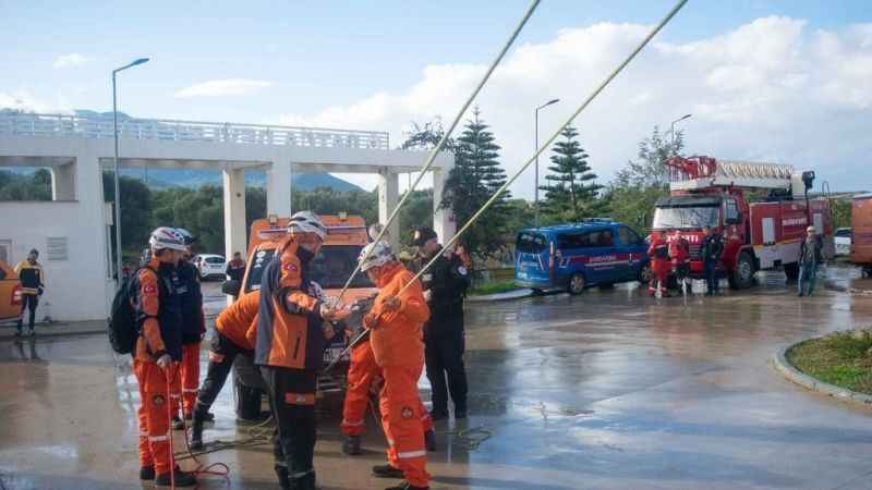 Datça’da deprem ve yangın tatbikatı yapıldı Datça’da deprem ve yangın tatbikatı yapıldı