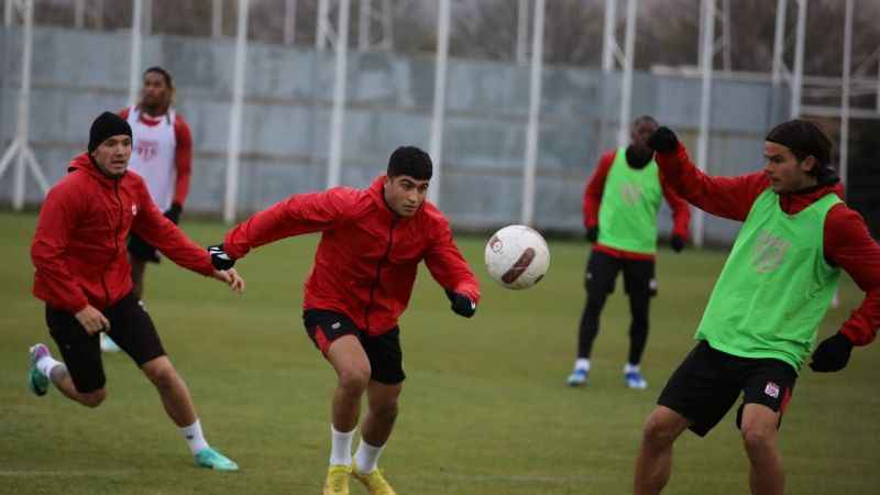 Sivasspor, Fenerbahçe maçı hazırlıklarına başladı