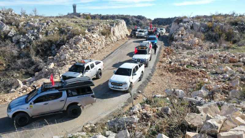 Off-road pilotları Gabar Dağı'nda Türk bayrağı açtı Off-road pilotları Gabar Dağı'nda Türk bayrağı açtı