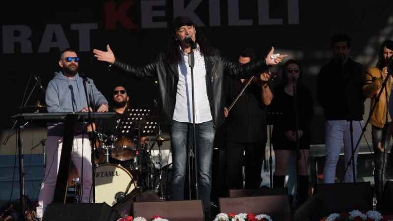 Ahmet Zenbilci Bulvarı açıldı, Adanalılar Murat Kekilli konseriyle coştu Ahmet Zenbilci Bulvarı açıldı, Adanalılar Murat Kekilli konseriyle coştu