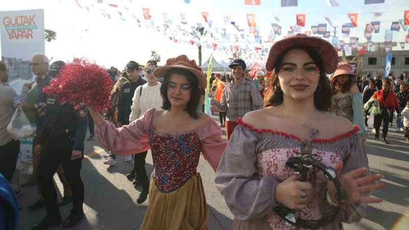 Karaduvar Balık Festivali'nde 12 ton balık dağıtıldı Karaduvar Balık Festivali'nde 12 ton balık dağıtıldı