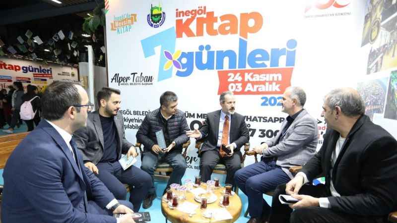 İnegöl Kitap Günleri'ne kitapseverlerden yoğun ilgi İnegöl Kitap Günleri'ne kitapseverlerden yoğun ilgi