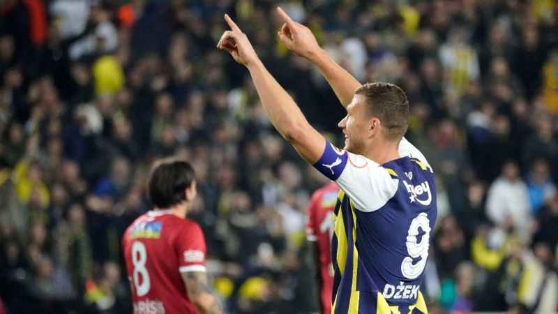 Edin Dzeko, 14. golüne ulaştı Edin Dzeko, 14. golüne ulaştı