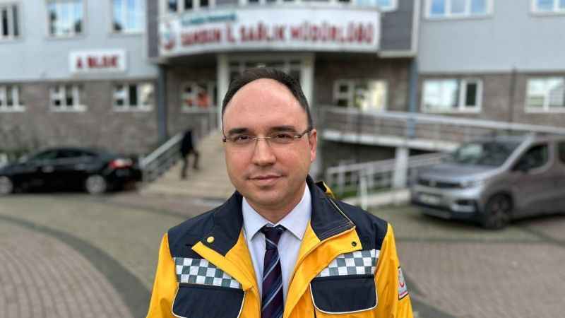 Ambulans ekipleri her ay binlerce kilometre yol yapıyor Ambulans ekipleri her ay binlerce kilometre yol yapıyor