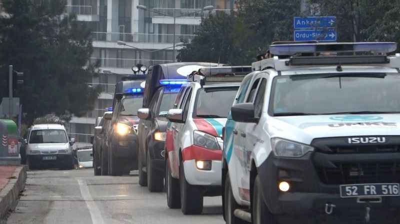 Samsun'da acil sağlık araçları kortejde buluştu Samsun'da acil sağlık araçları kortejde buluştu