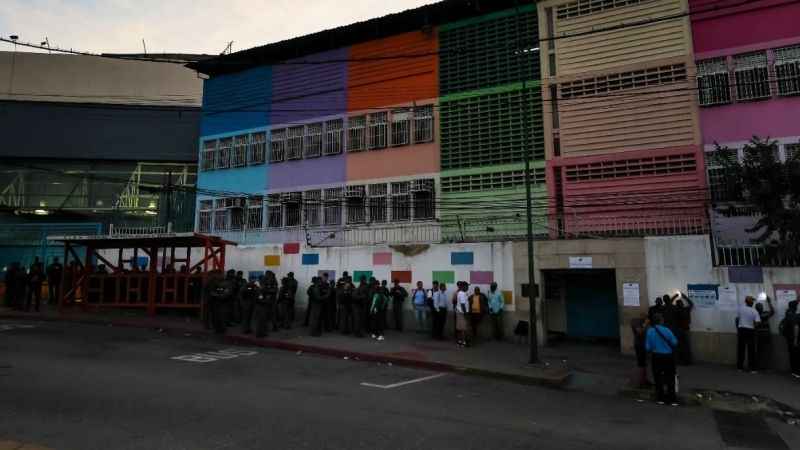 Brezilya, Venezuela sınırına asker konuşlandırdı