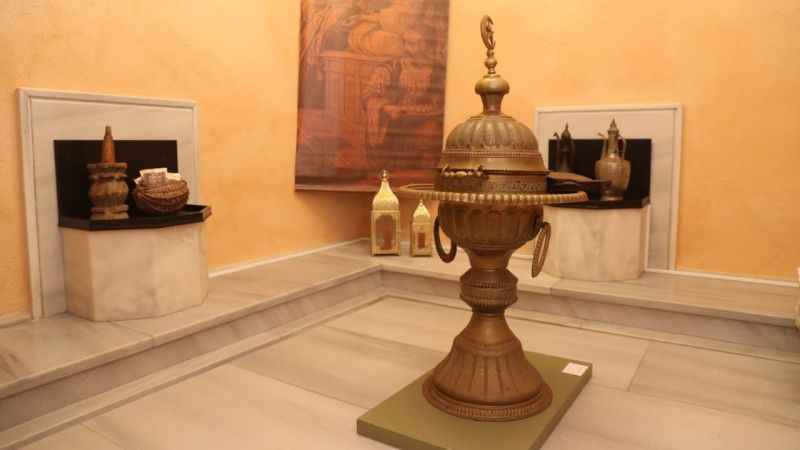 Tarihi hamamda müze ve kahve keyfi