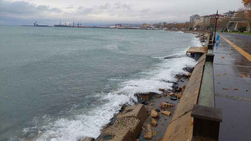 Marmara'da deniz ulaşımına poyraz engeli