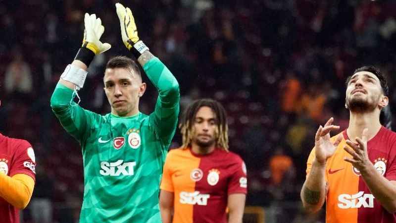 Fernando Muslera cezalı duruma düştü Fernando Muslera cezalı duruma düştü