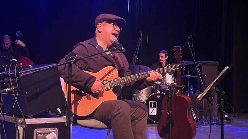 Sinop’ta, Bülent Ortaçgil sahne aldı Sinop’ta, Bülent Ortaçgil sahne aldı