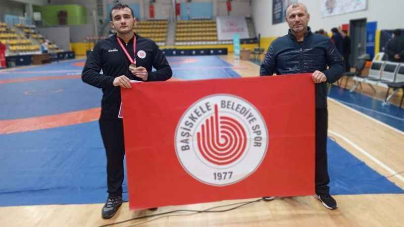 Güreşçi Berat Mut Türkiye şampiyonasına katılacak Güreşçi Berat Mut Türkiye şampiyonasına katılacak