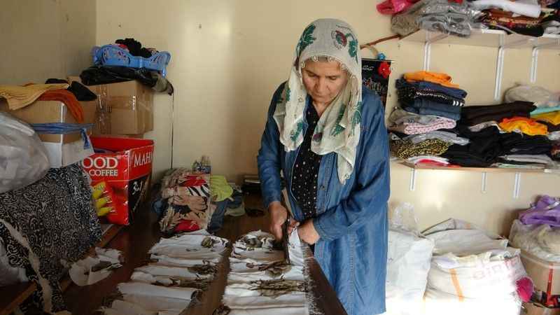 60 yılını dikiş makinesinin başında geçirdi 60 yılını dikiş makinesinin başında geçirdi
