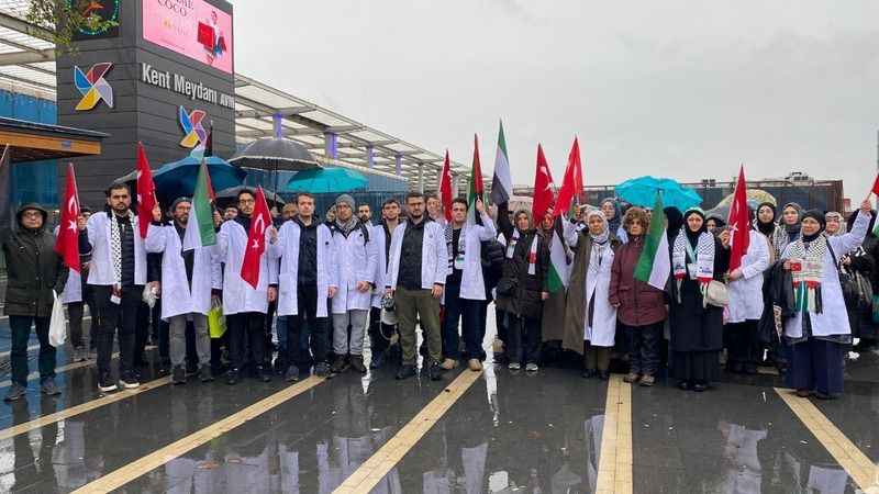 Bursa’da doktorlar Filistin'e destek için yürüdü Bursa’da doktorlar Filistin'e destek için yürüdü