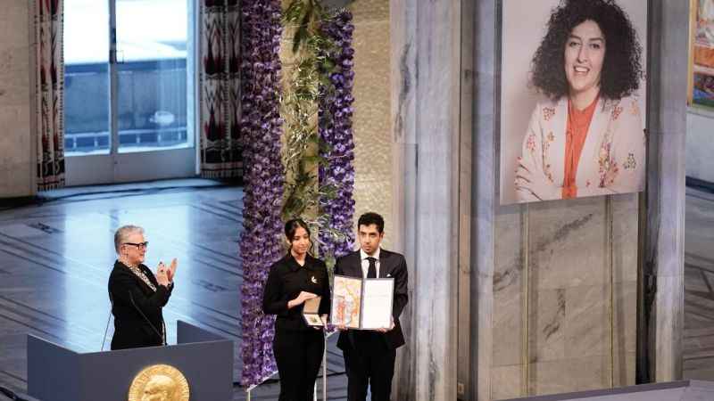 Nobel Barış Ödülü'nü, kendisi cezaevinde olduğu için çocukları aldı Nobel Barış Ödülü'nü, kendisi cezaevinde olduğu için çocukları aldı