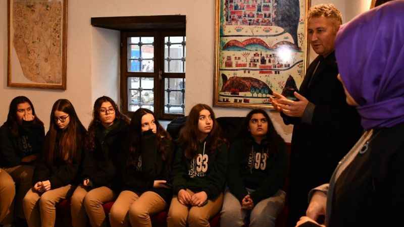 İznik Belediyesi tarih arşivine katkı sunuyor İznik Belediyesi tarih arşivine katkı sunuyor
