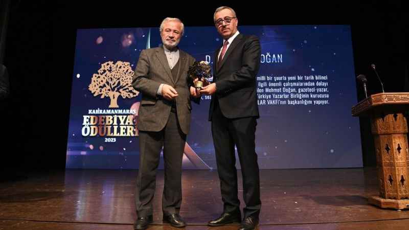 Kahramanmaraş’ta edebiyat ödülleri verildi Kahramanmaraş’ta edebiyat ödülleri verildi