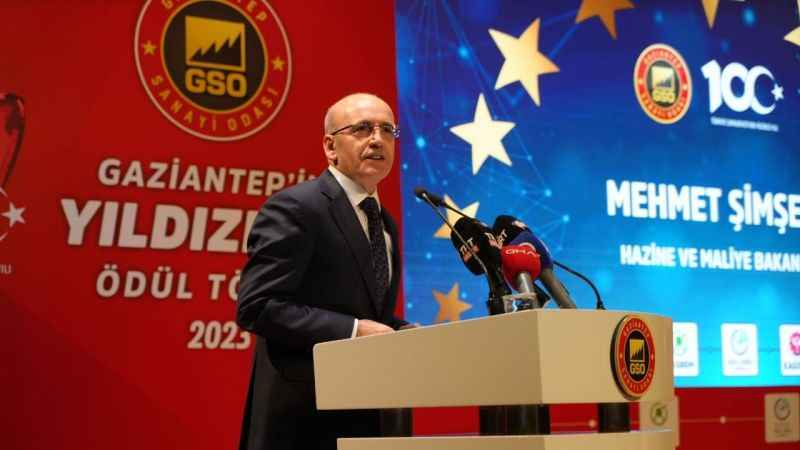Bakan Şimşek'ten ekonomi yönetimi ve yapılan çalışmalarla ilgili önemli sunum