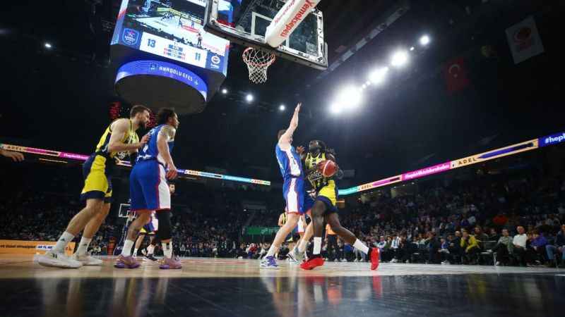 Basketbol Süper Ligi: A. Efes: 81 - Fenerbahçe Beko: 80