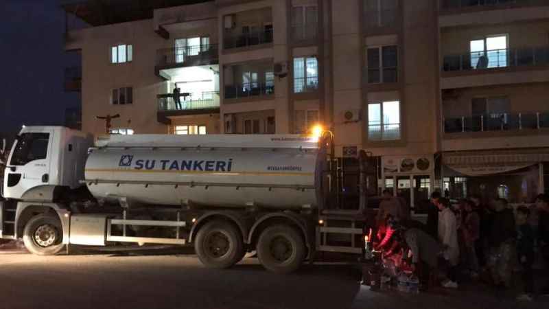 İzmir’in o ilçesinde 3 gündür su çilesi: Tankerler önünde kuyruk