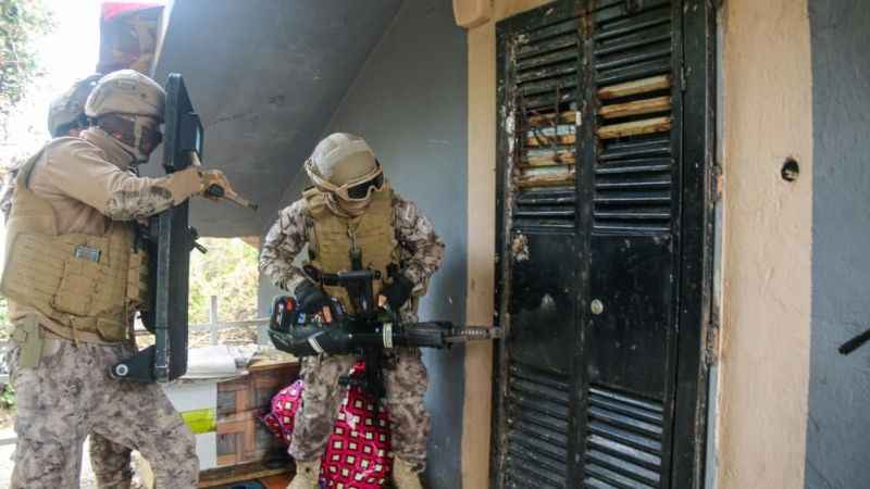 Özel hareket polislerinin koçbaşı ile girdiği evde şaşırtan güvenlik önlemi