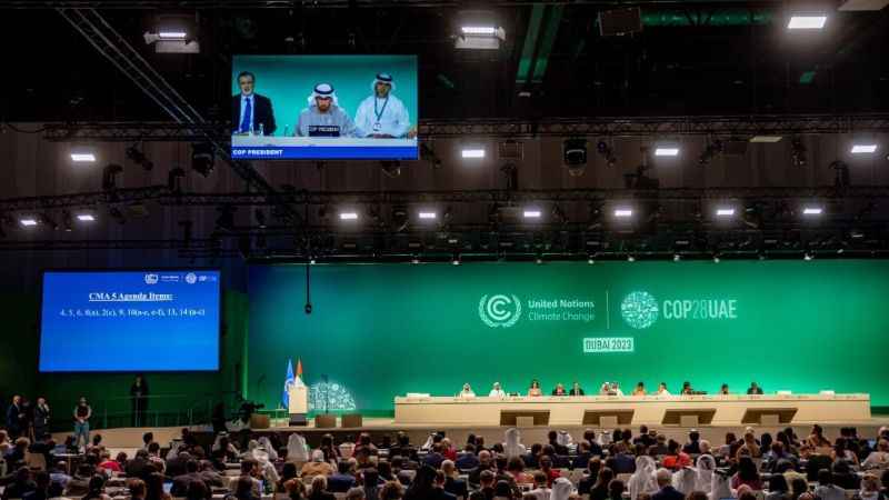 COP28 İklim Zirvesi’nde ilk kez fosil yakıtlardan uzaklaşılması konusunda anlaşmaya varıldı