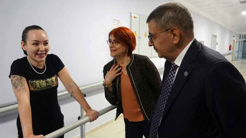 İsviçre’den geldi, Pamukkale'de şifa arıyor İsviçre’den geldi, Pamukkale'de şifa arıyor