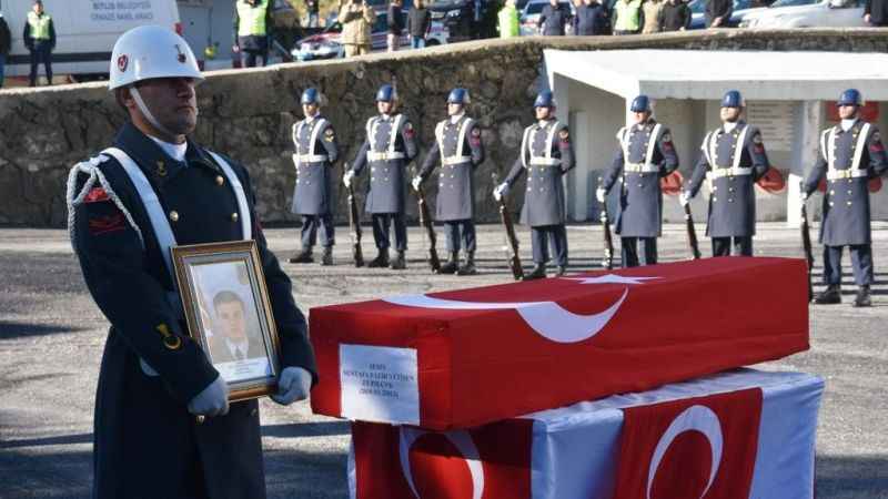 Şehit Uzman Çavuş Yetişen’in naaşı memleketine uğurlandı Şehit Uzman Çavuş Yetişen’in naaşı memleketine uğurlandı